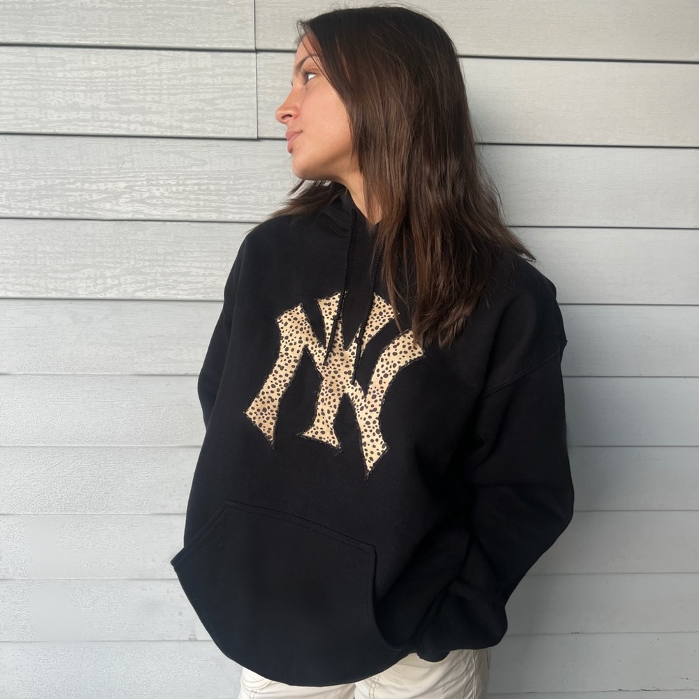 Black Hoodie With Leopard Print NY Yankees Logo